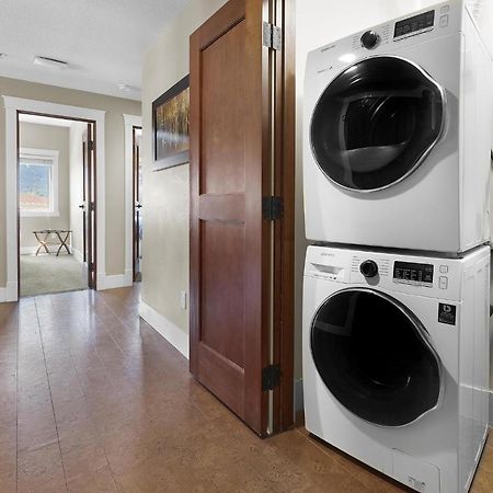 Sunset Ridge - Luxurious Corner Condo - Spectacular Mt Views With Open Pool! Canmore Eksteriør billede