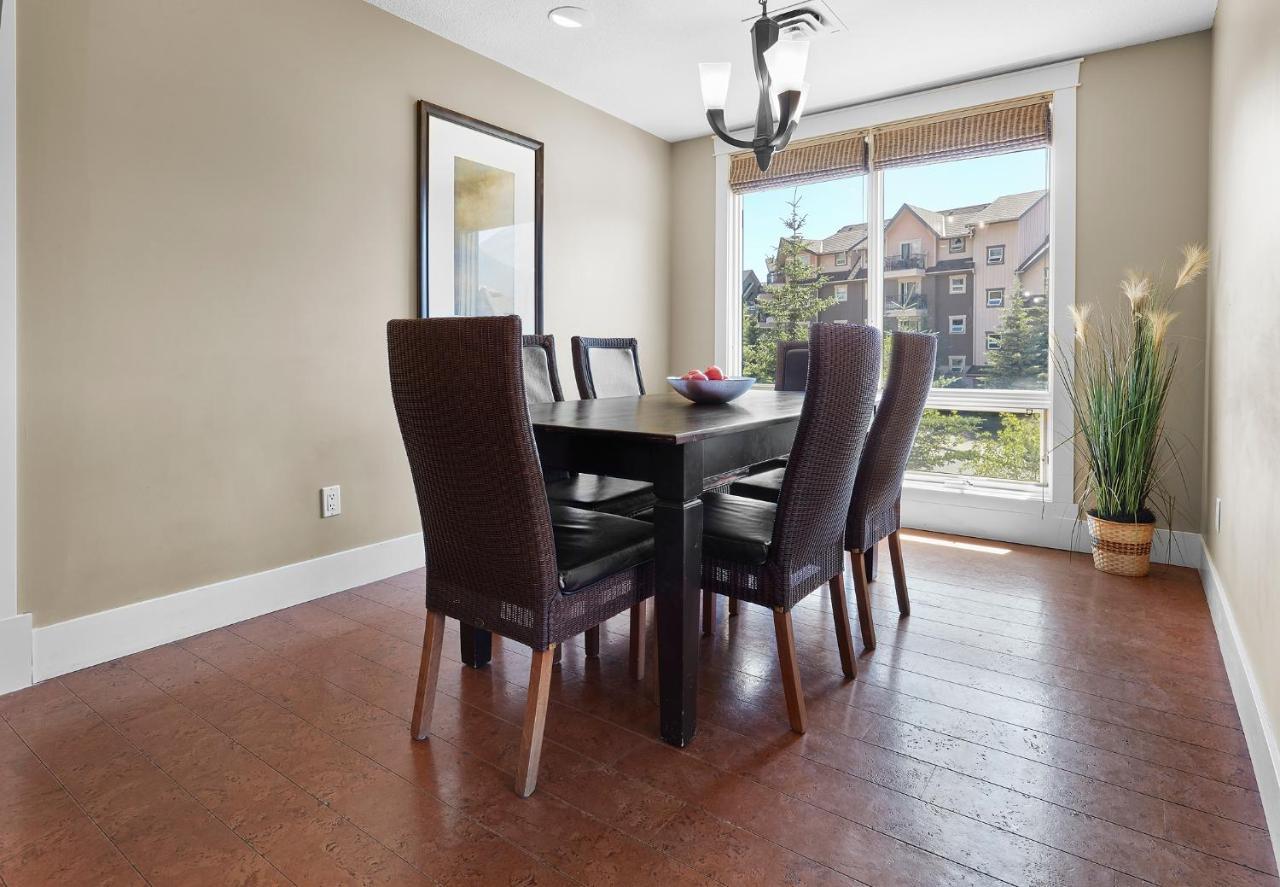 Sunset Ridge - Luxurious Corner Condo - Spectacular Mt Views With Open Pool! Canmore Eksteriør billede