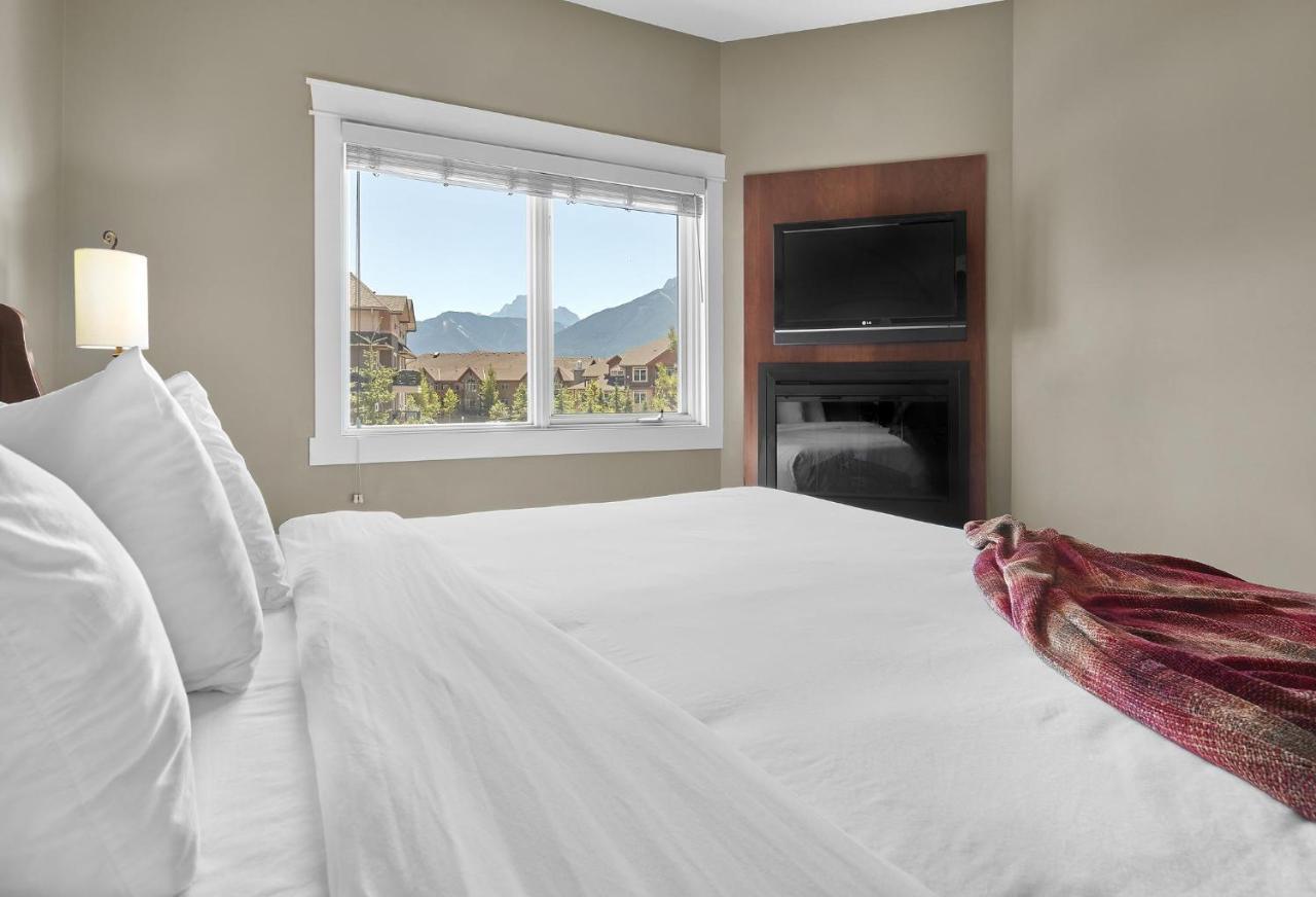 Sunset Ridge - Luxurious Corner Condo - Spectacular Mt Views With Open Pool! Canmore Eksteriør billede