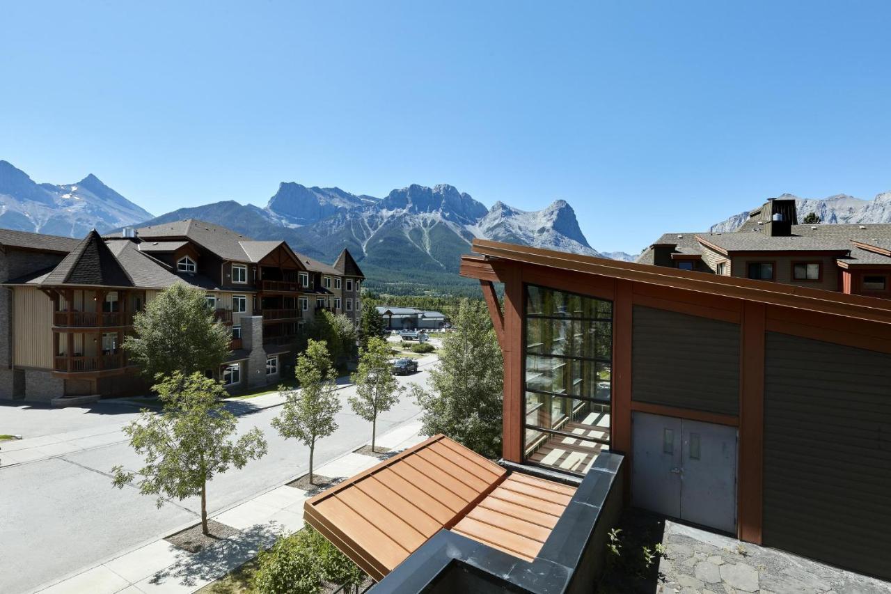 Sunset Ridge - Luxurious Corner Condo - Spectacular Mt Views With Open Pool! Canmore Eksteriør billede